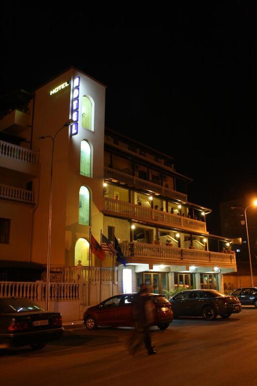Hotel Martini วญอเรอ ภายนอก รูปภาพ